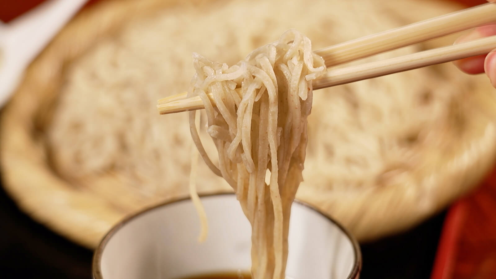 粗臼挽きの手打ちそばと季節の天ぷら盛り合わせ